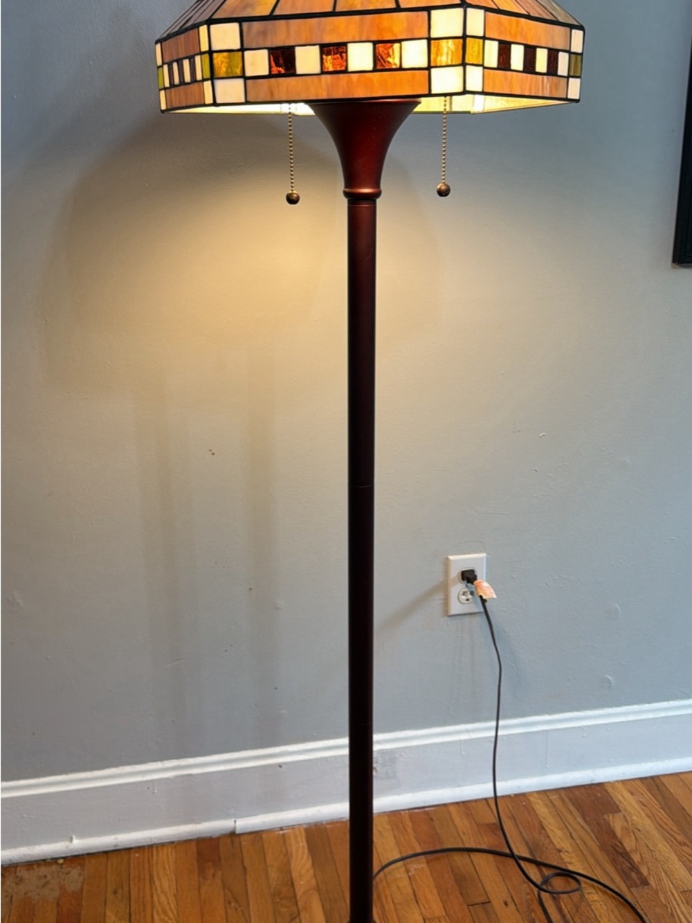 Tiffany-Style Stained Glass Floor Lamp in Amber and Cream